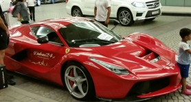 Wypożyczalnia ferrari Dubaj